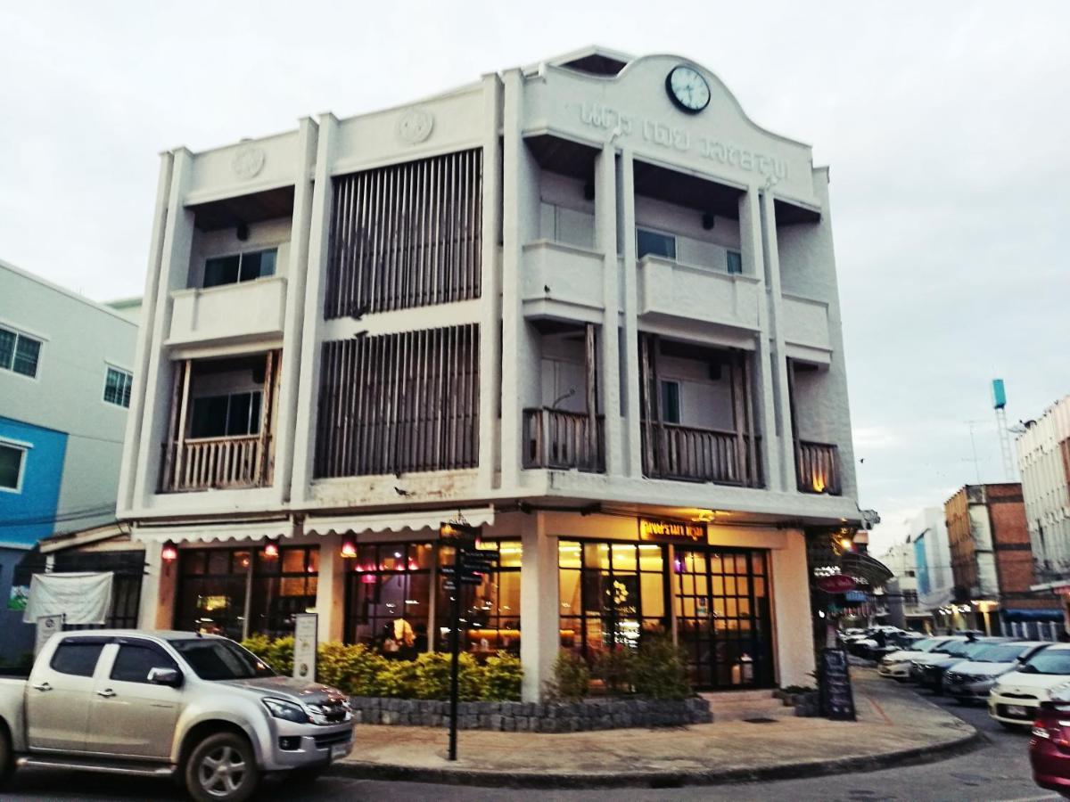 Nakorn De Sukhothai Hip Hotel Exterior photo