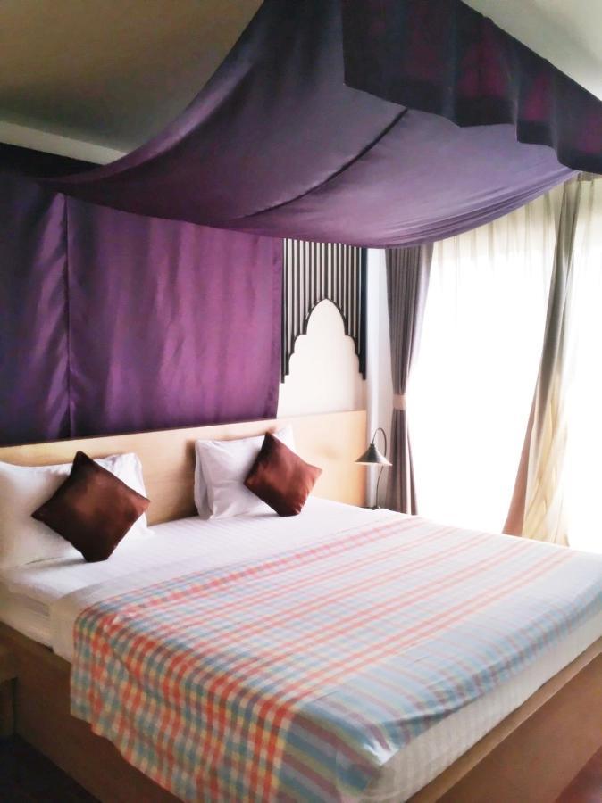 Nakorn De Sukhothai Hip Hotel Exterior photo
